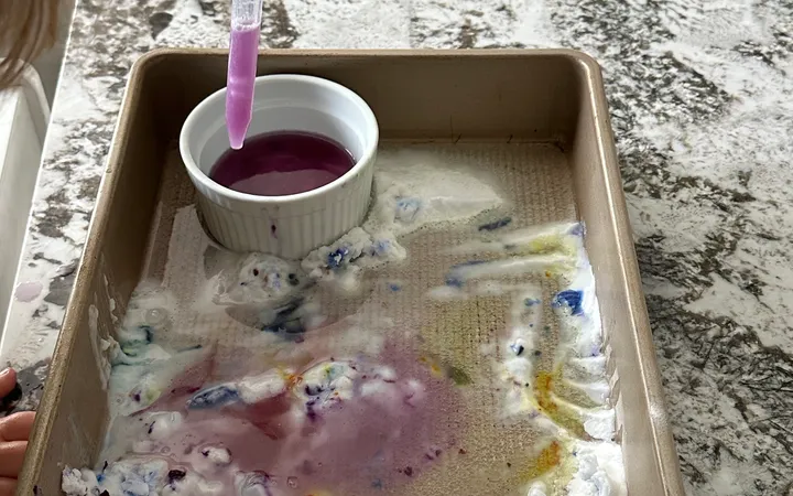 Rainbow Fizzy Baking Sheet: A 15-Minute Toddler Sensory Activity (Ages 2-4)