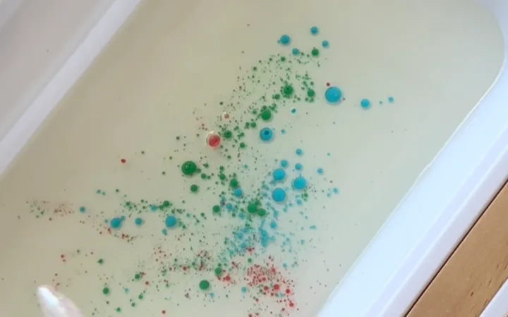 Toddler Lava Lamp: An Oil and Milk Sensory Activity (Ages 2-4)